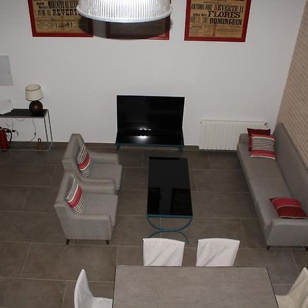 Cozy & Modern Apartment Hombre De Piedra Sevilha Exterior foto