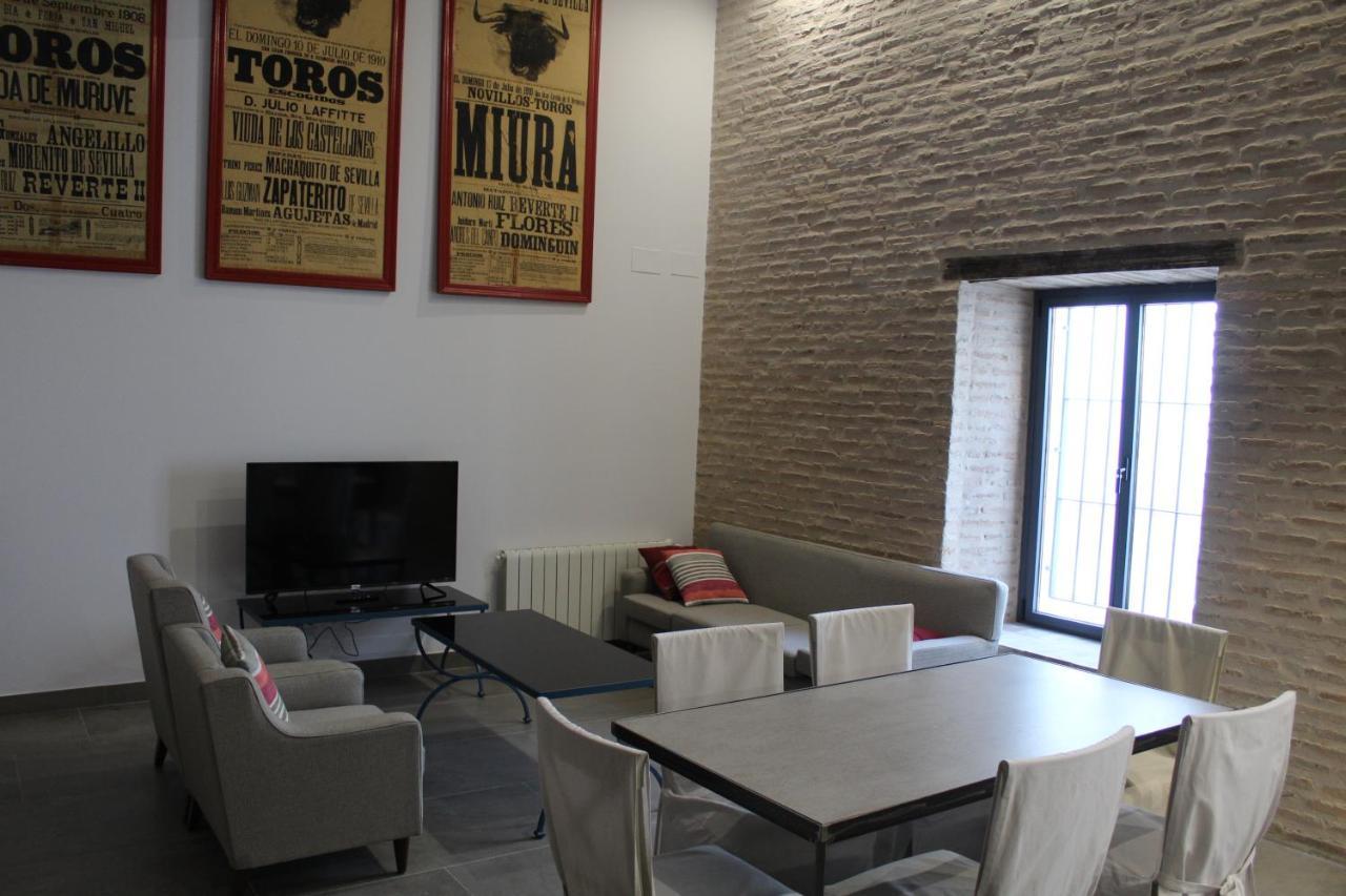 Cozy & Modern Apartment Hombre De Piedra Sevilha Exterior foto