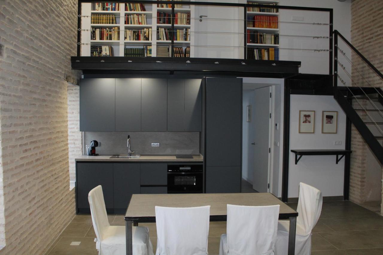 Cozy & Modern Apartment Hombre De Piedra Sevilha Exterior foto