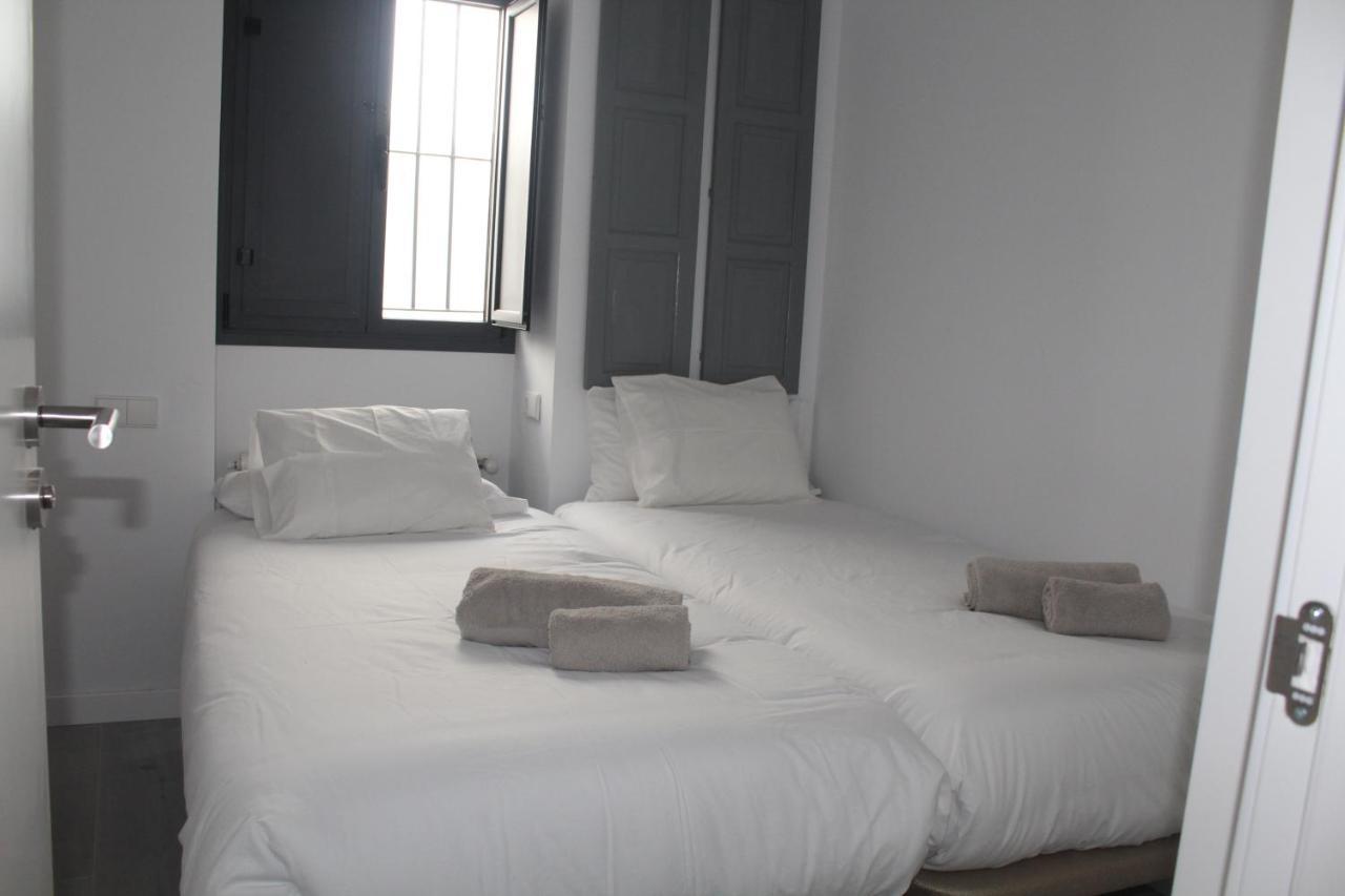 Cozy & Modern Apartment Hombre De Piedra Sevilha Exterior foto