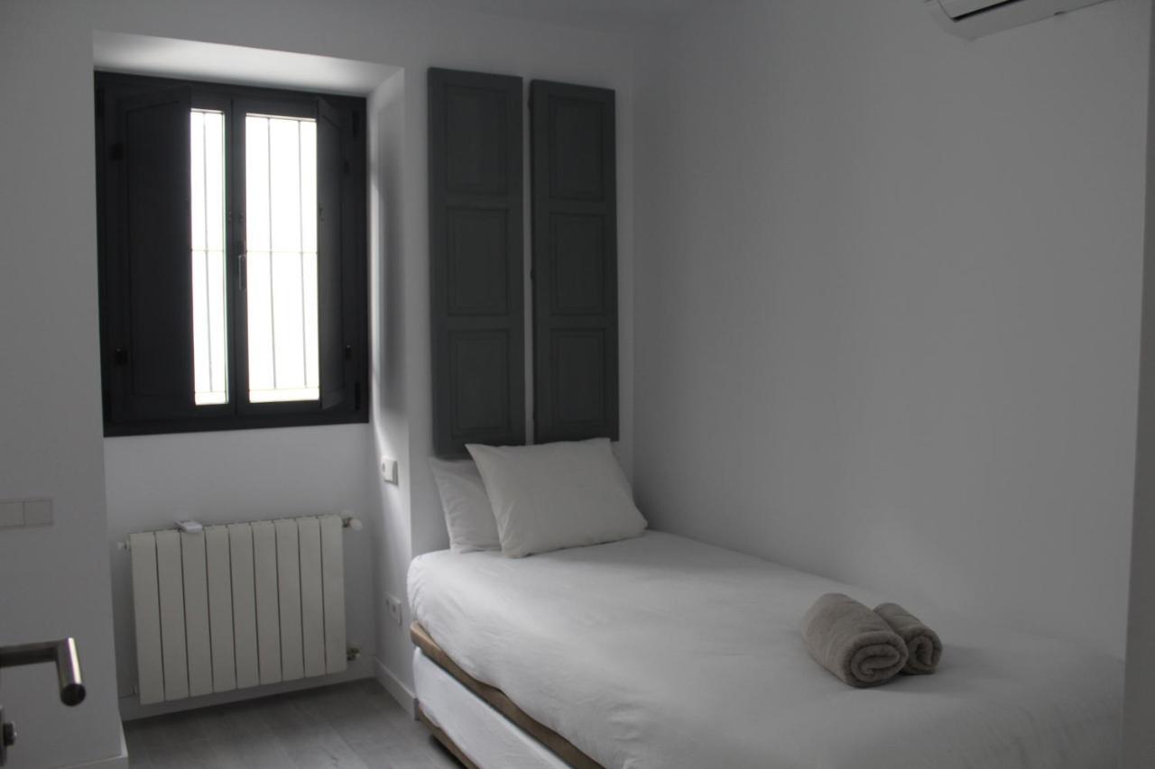 Cozy & Modern Apartment Hombre De Piedra Sevilha Exterior foto
